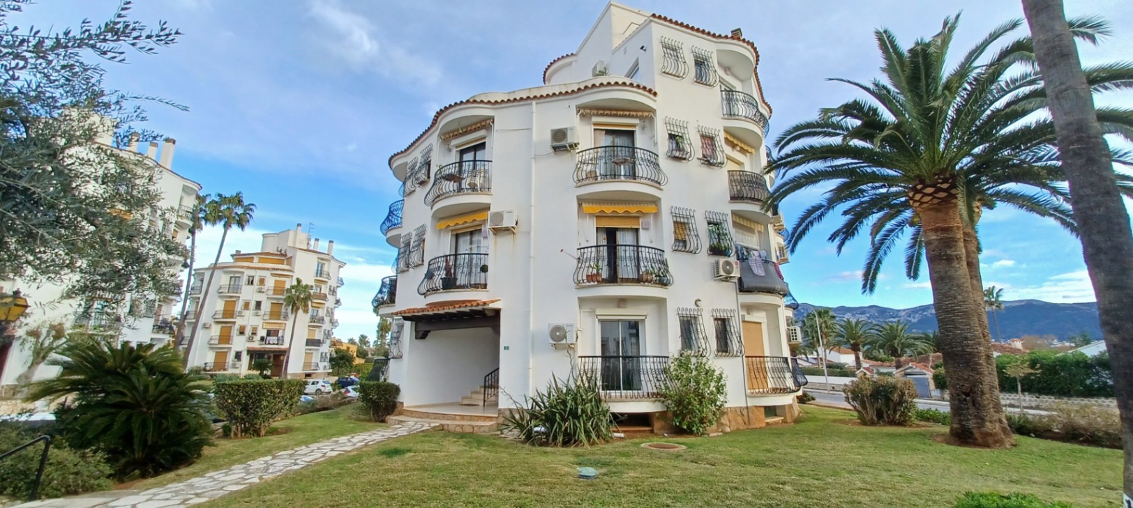Encantador estudio reformado junto a la playa