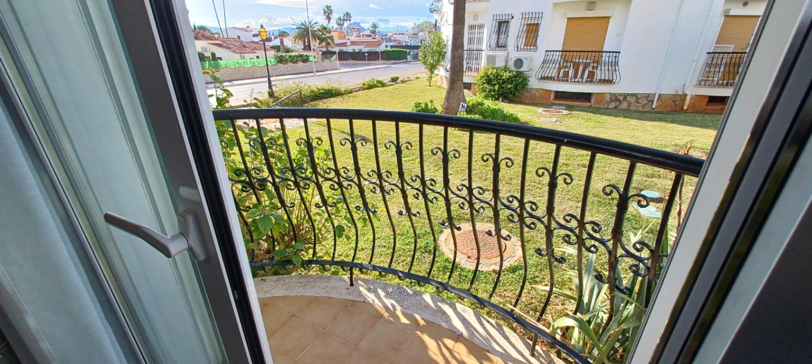 Encantador estudio reformado junto a la playa