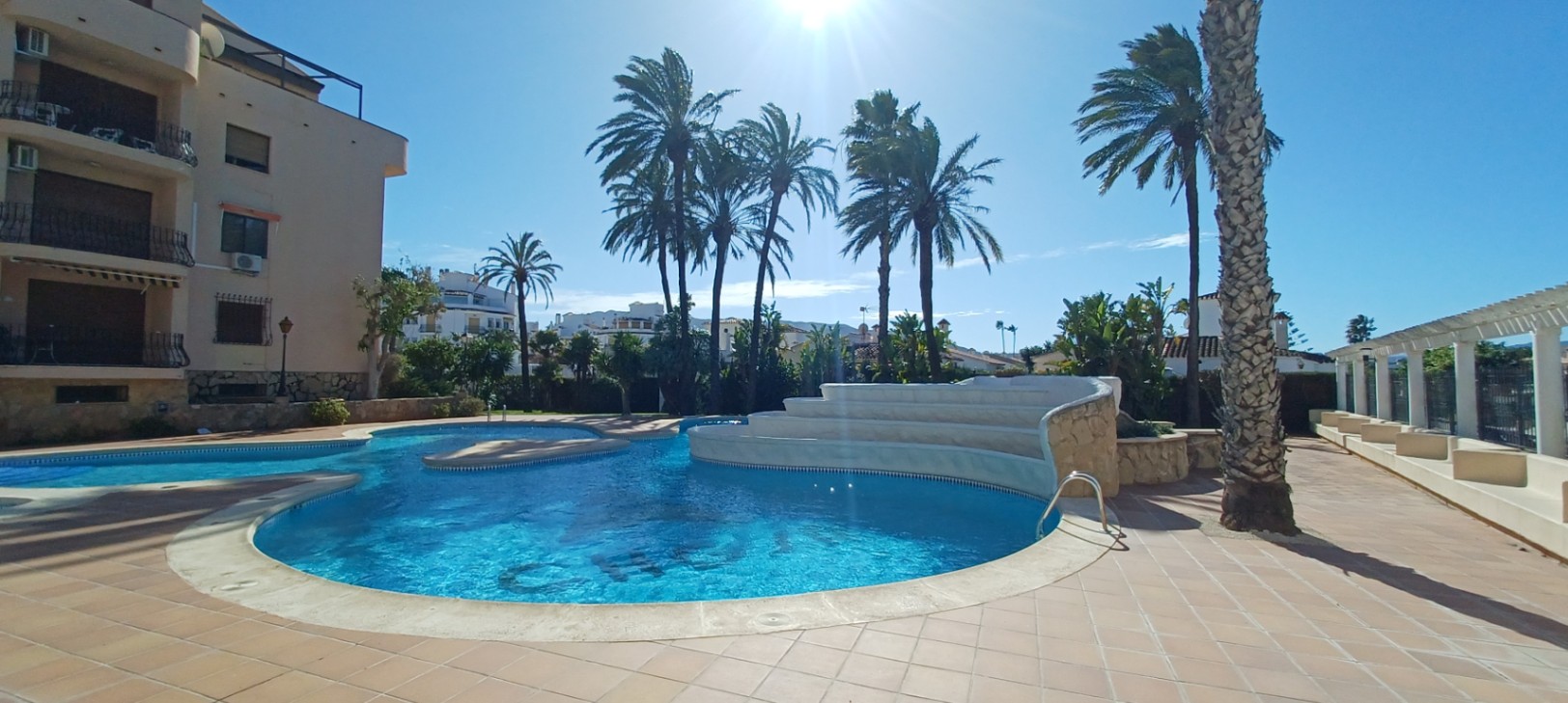Encantador estudio reformado junto a la playa