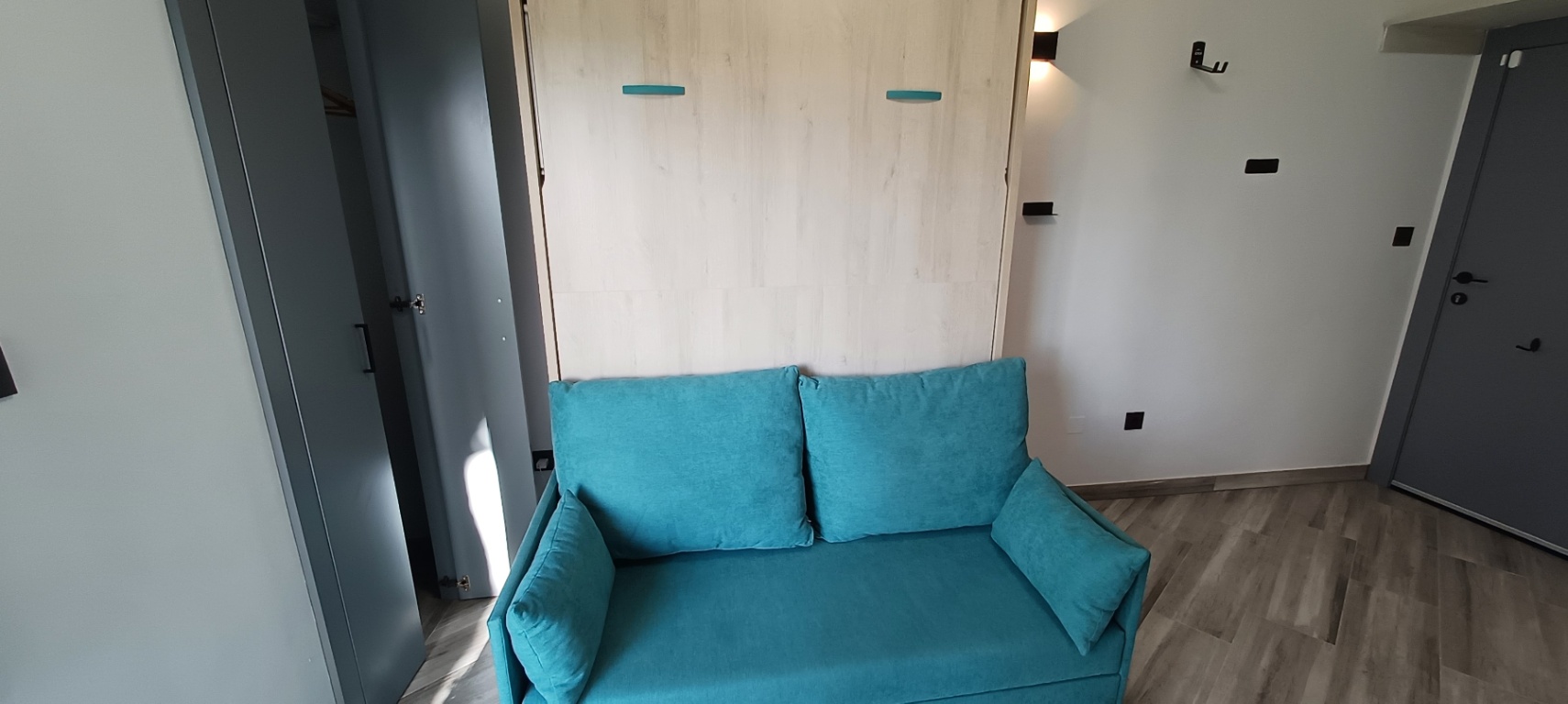Encantador estudio reformado junto a la playa