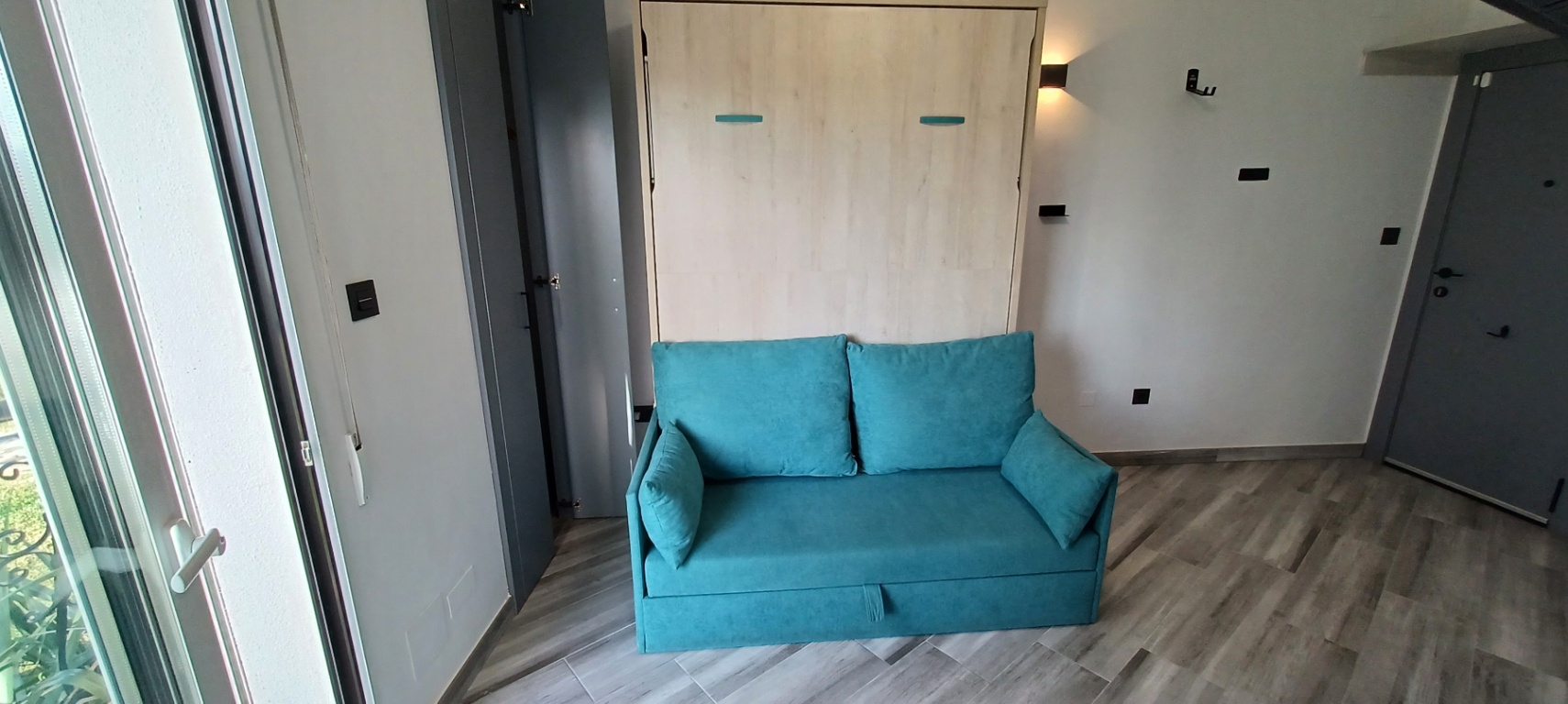 Encantador estudio reformado junto a la playa