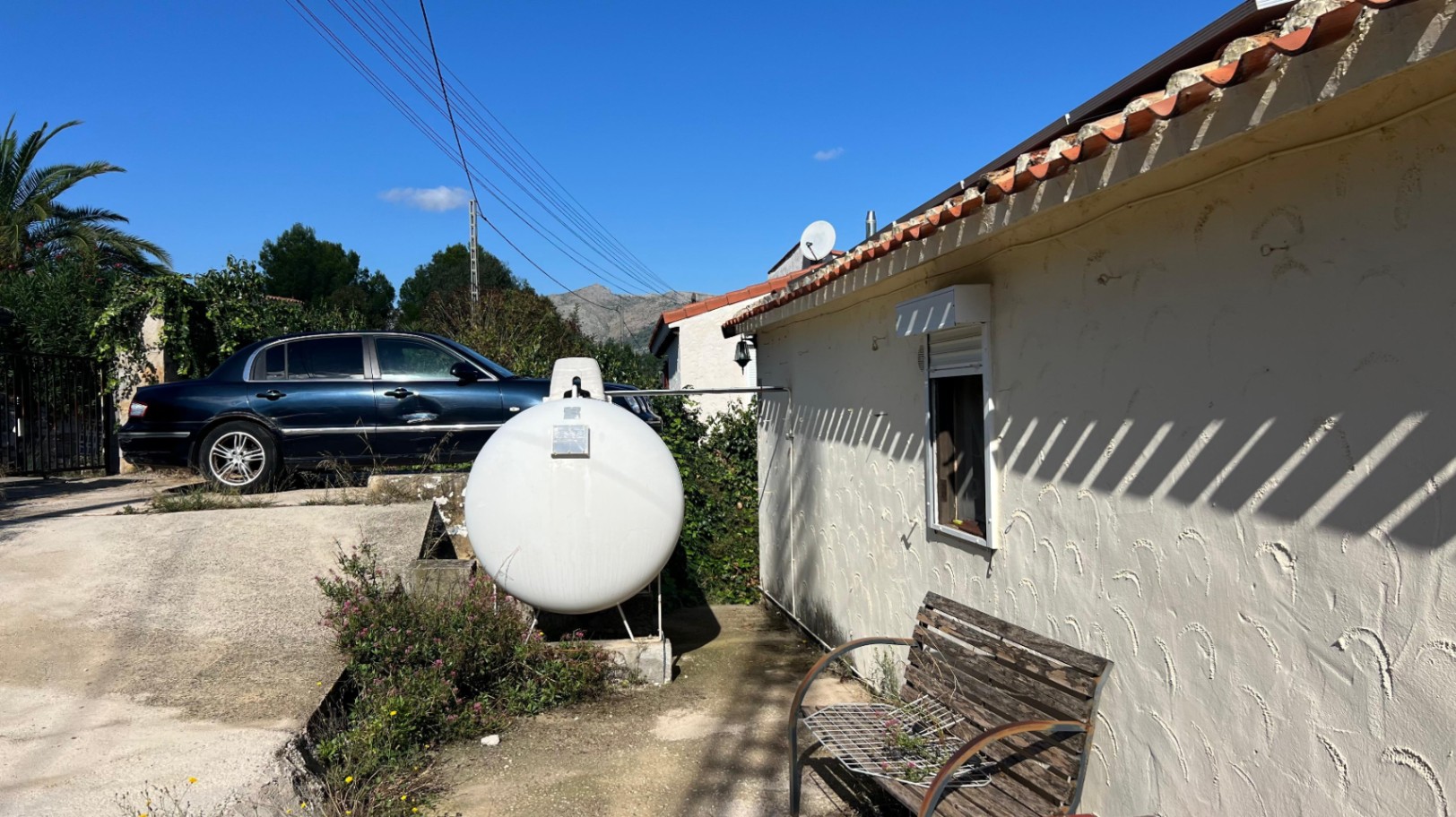 Chalet To Renovate With Sea Views