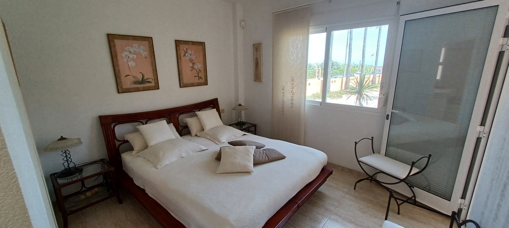 Prime Location Beachfront Apartment in Denia
