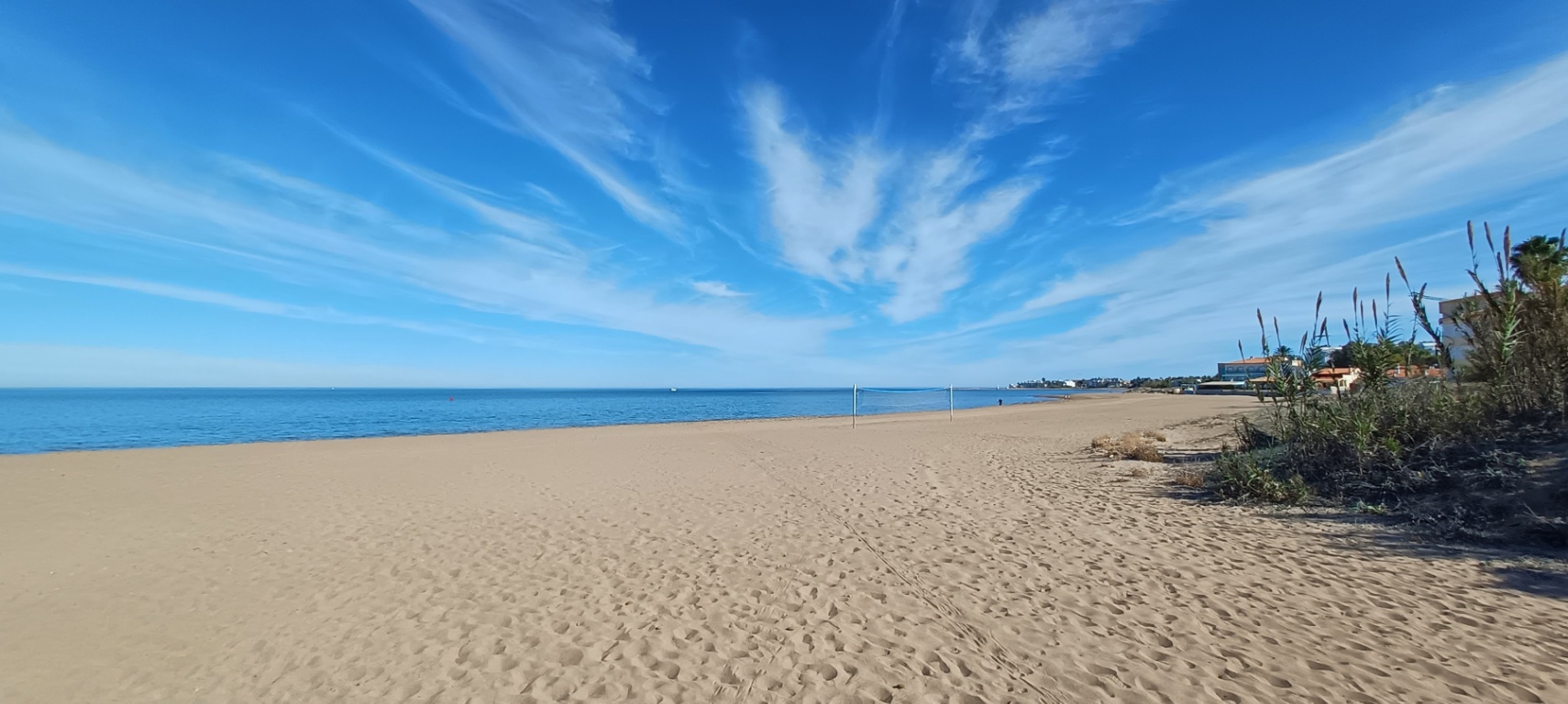 Prime Location Beachfront Apartment in Denia
