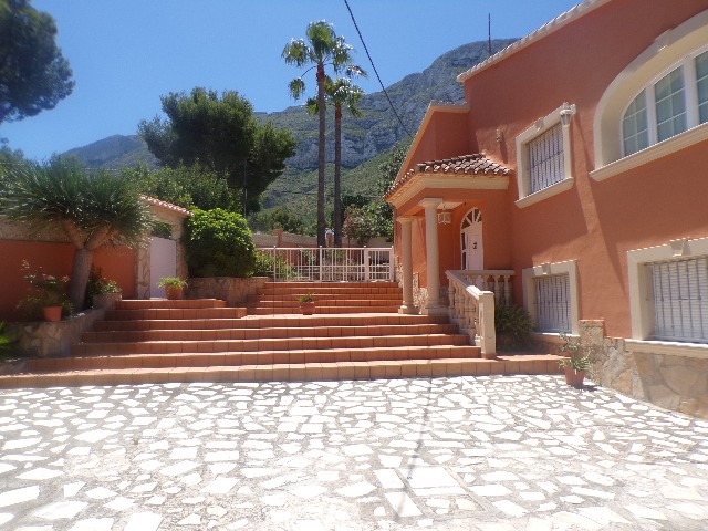 Spacious Reformed Villa On The Montgo, Denia