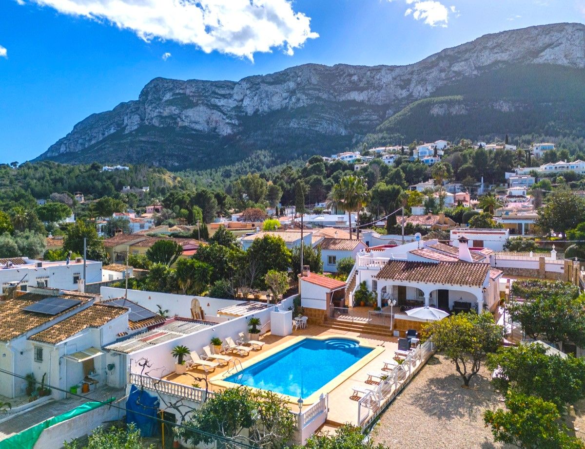1678 - Beautiful Villa in La Pedrera, Denia