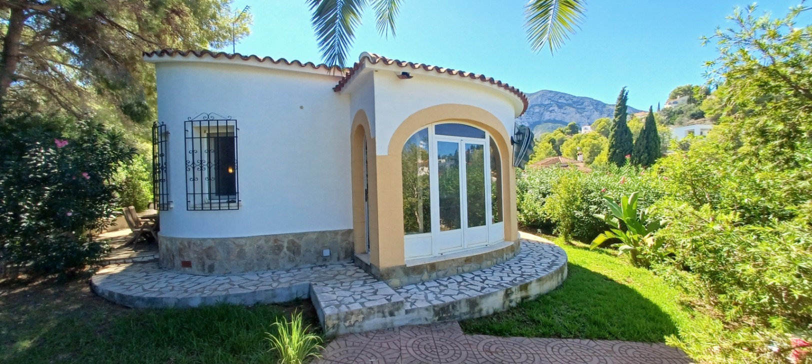 Encantadora villa en el Montgó en Denia