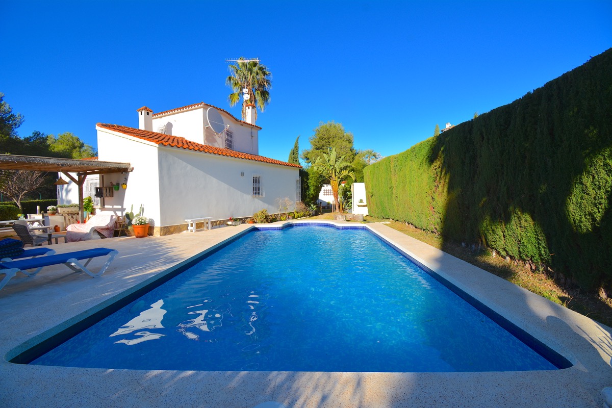 Villa til salgs i Denia med basseng, flott beliggenhet